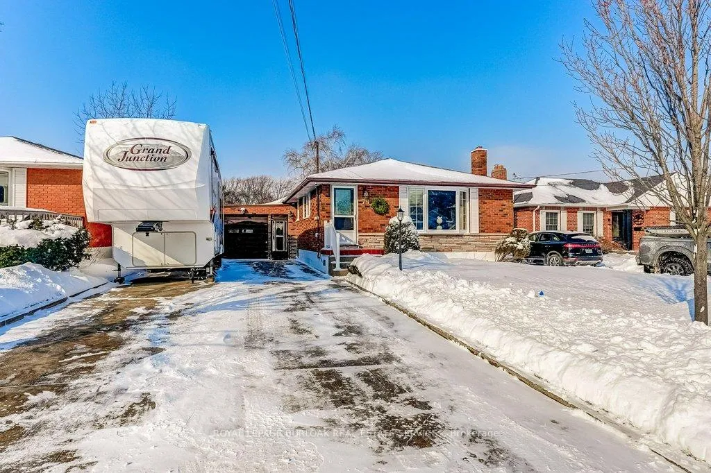Photo 1 of 79 Fairview Road, Grimsby, Grimsby Beach — HOMEH