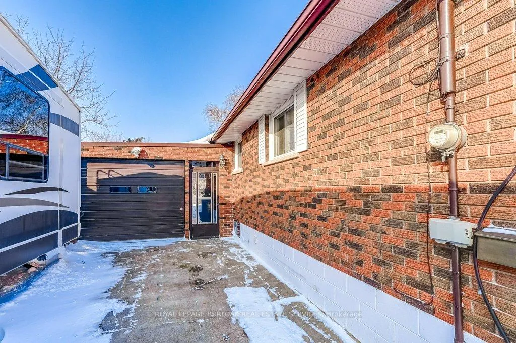 Photo 4 of 79 Fairview Road, Grimsby, Grimsby Beach — HOMEH