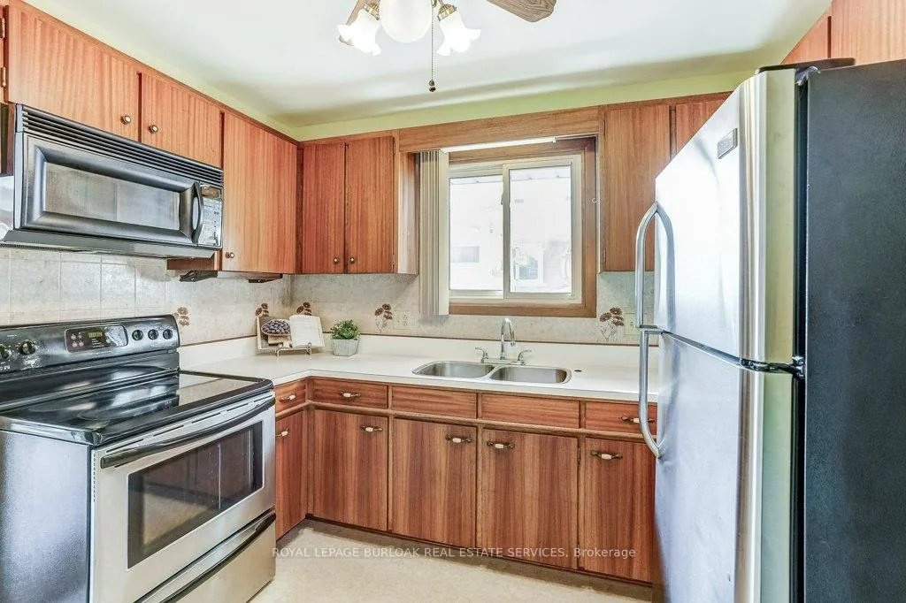 Photo 10 of 79 Fairview Road, Grimsby, Grimsby Beach — HOMEH