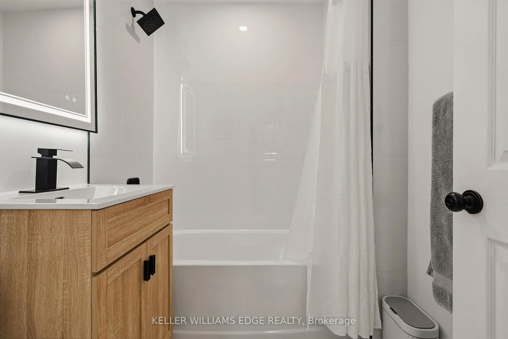 Photo 19 of 56 Tolton Avenue, Hamilton, Normanhurst — HOMEH