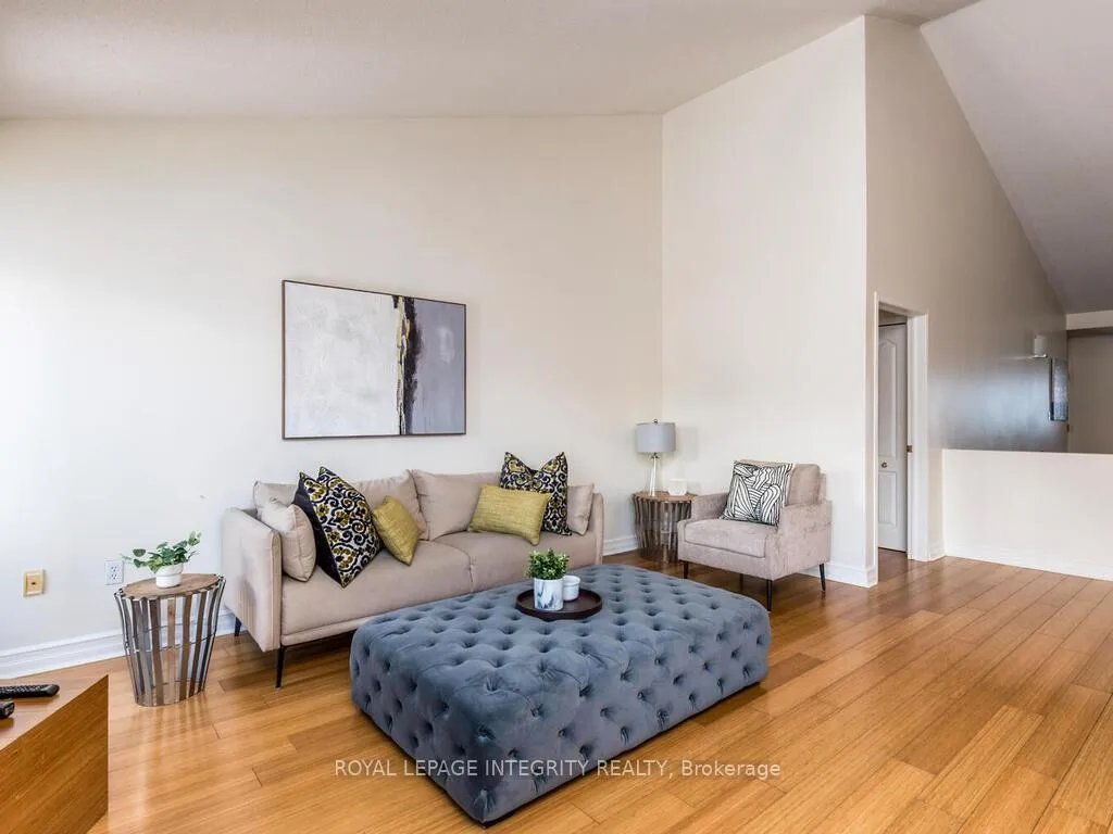 Photo 10 of 223 Willow Creek Circle, Ottawa, Barrhaven - Strandherd — HOMEH