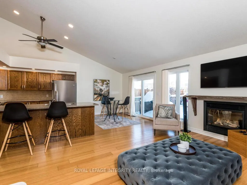Photo 13 of 223 Willow Creek Circle, Ottawa, Barrhaven - Strandherd — HOMEH