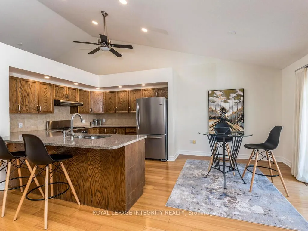 Photo 14 of 223 Willow Creek Circle, Ottawa, Barrhaven - Strandherd — HOMEH