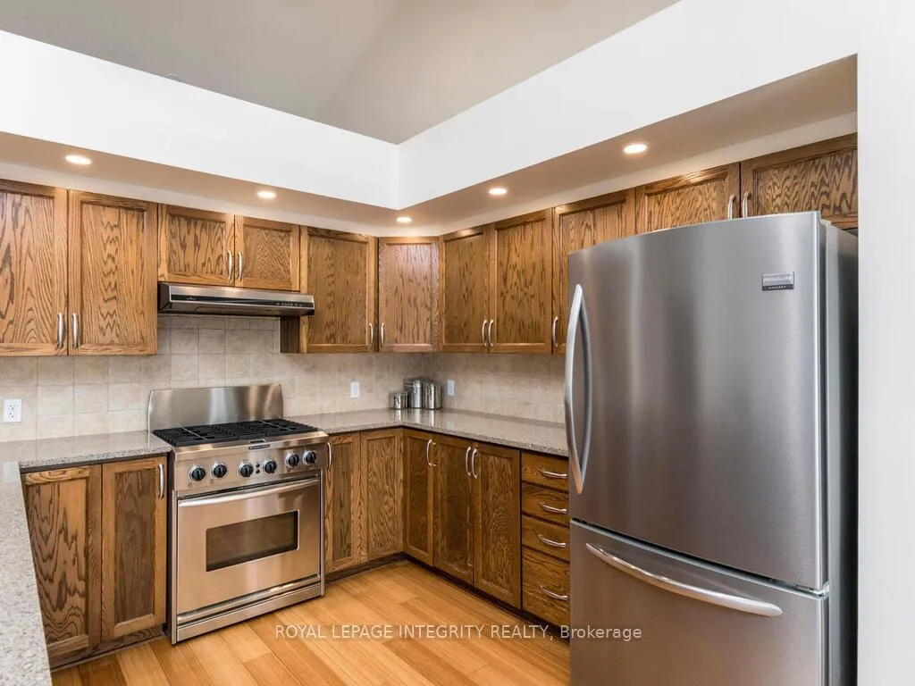 Photo 16 of 223 Willow Creek Circle, Ottawa, Barrhaven - Strandherd — HOMEH