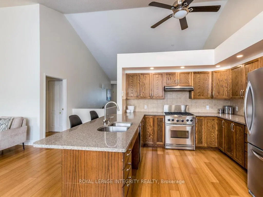 Photo 17 of 223 Willow Creek Circle, Ottawa, Barrhaven - Strandherd — HOMEH