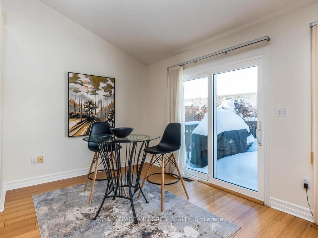 Photo 18 of 223 Willow Creek Circle, Ottawa, Barrhaven - Strandherd — HOMEH