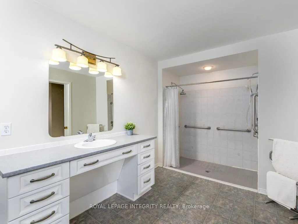 Photo 22 of 223 Willow Creek Circle, Ottawa, Barrhaven - Strandherd — HOMEH