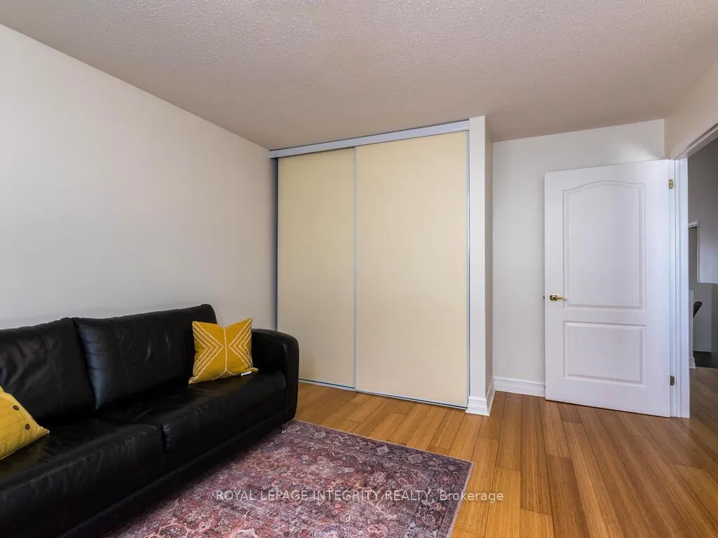 Photo 25 of 223 Willow Creek Circle, Ottawa, Barrhaven - Strandherd — HOMEH