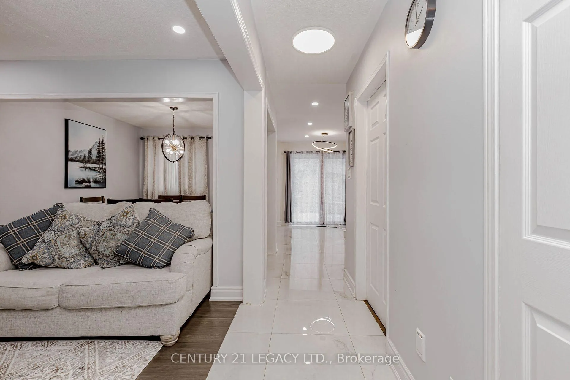 Photo 4 of 36 Valonia Drive, Brampton, Brampton North — HOMEH