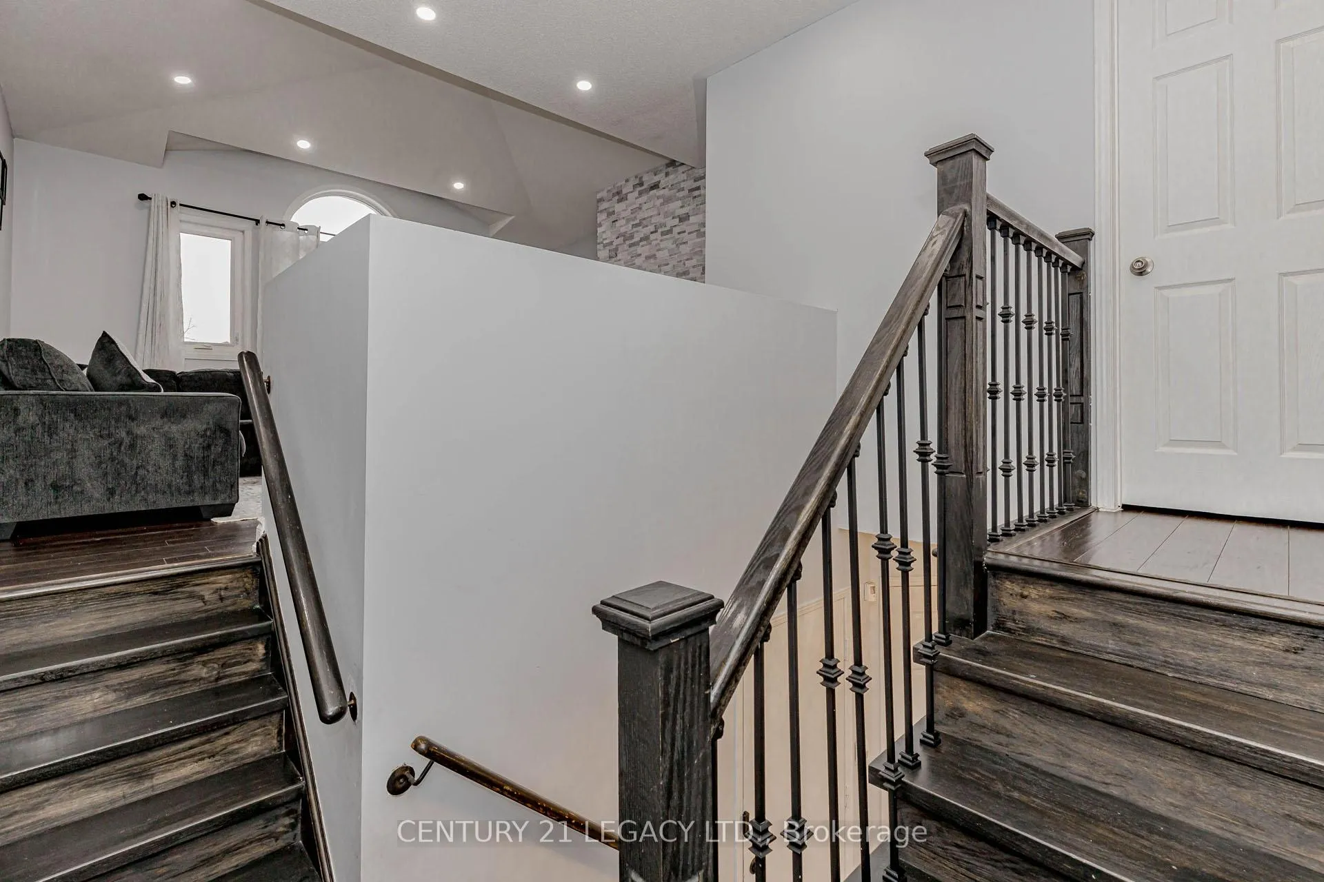 Photo 25 of 36 Valonia Drive, Brampton, Brampton North — HOMEH