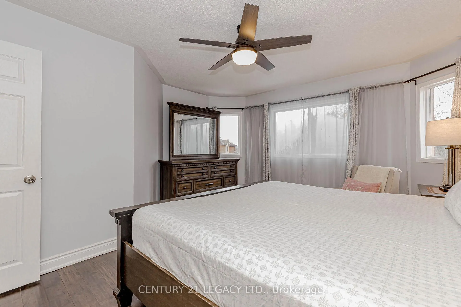Photo 32 of 36 Valonia Drive, Brampton, Brampton North — HOMEH