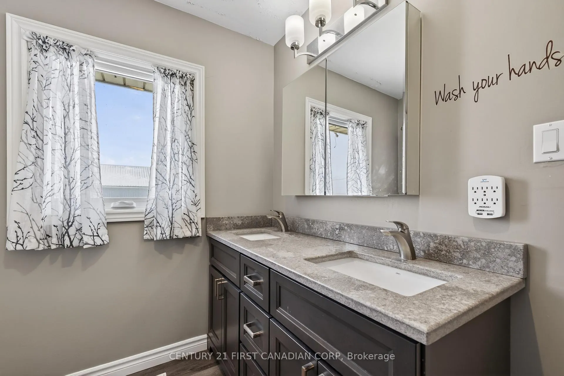 Photo 8 of 20385 Port Road, Chatham-Kent, Raleigh — HOMEH
