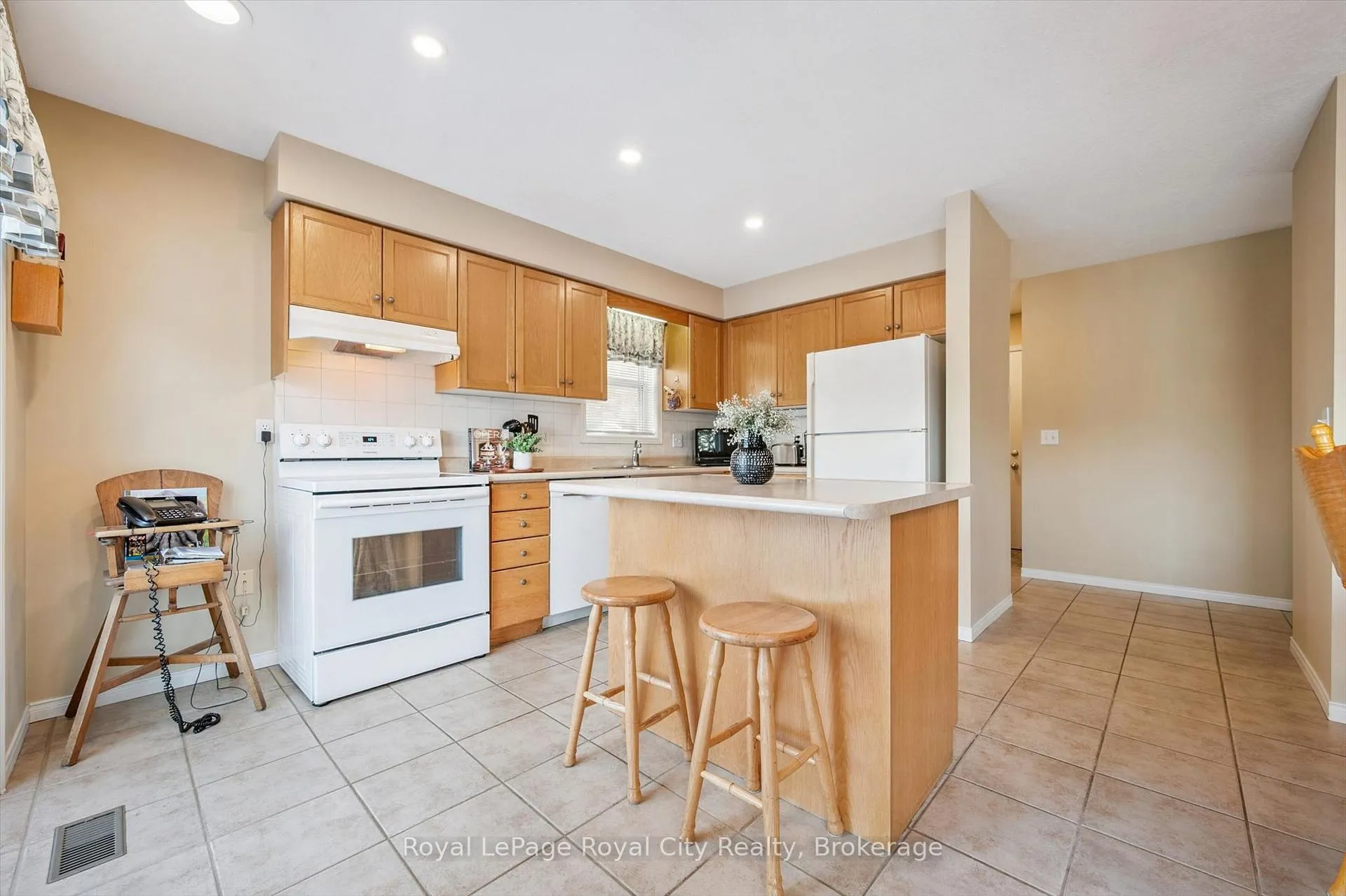 Photo 9 of 347 Starwood Drive, Guelph, Grange Road — HOMEH