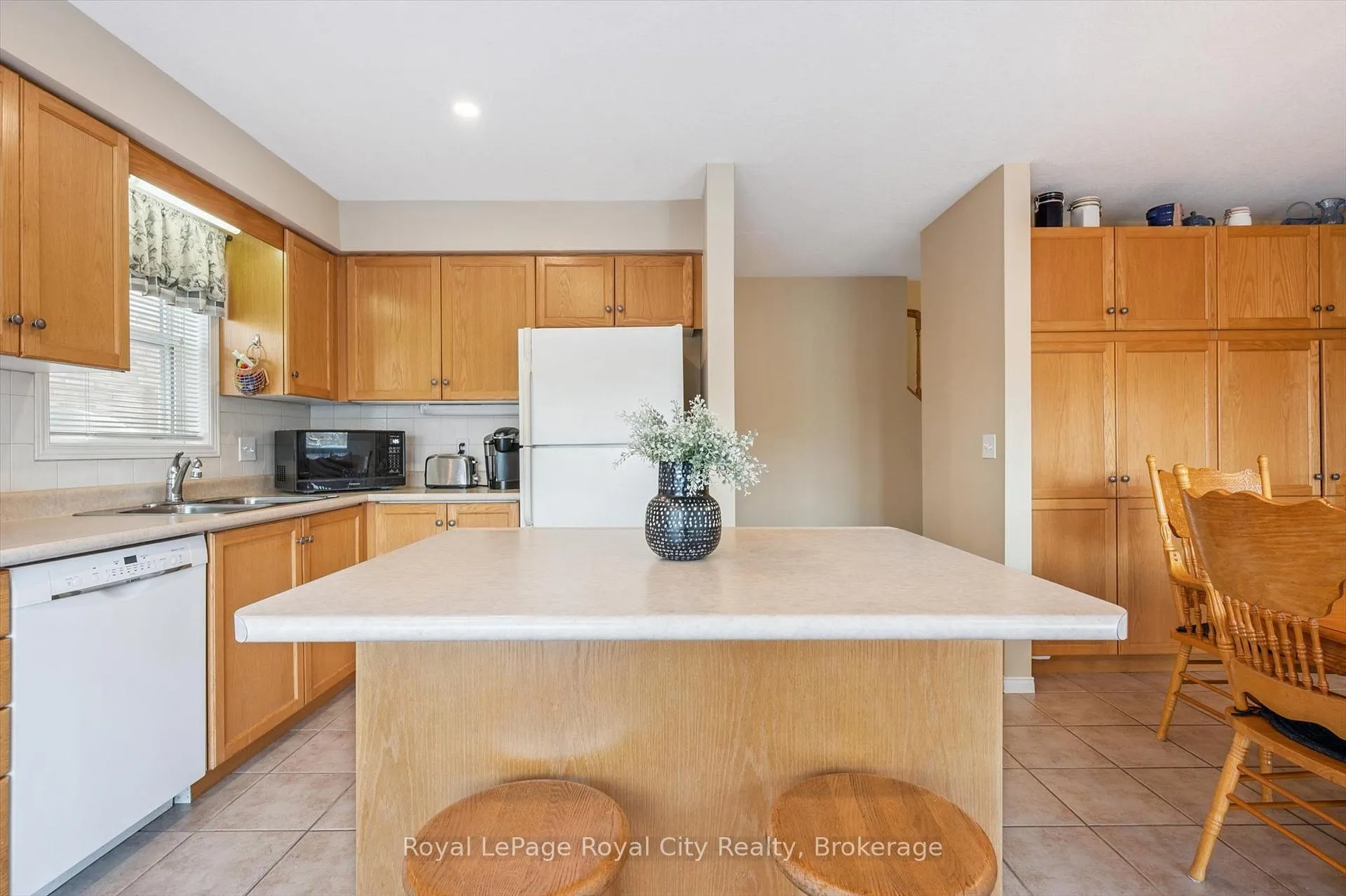 Photo 11 of 347 Starwood Drive, Guelph, Grange Road — HOMEH