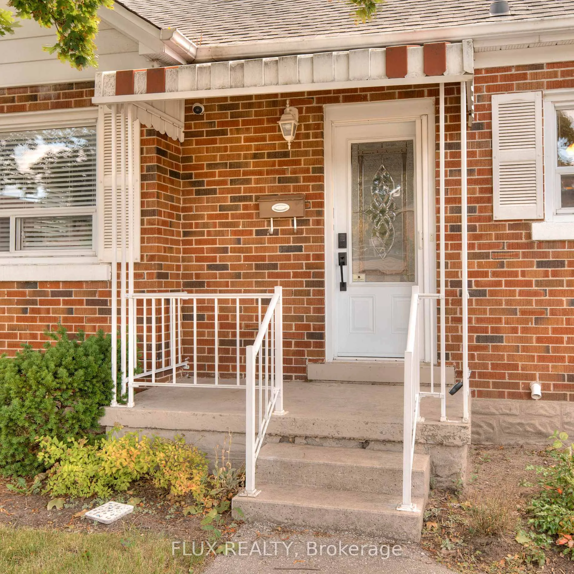 Photo 3 of 577 Stirling Avenue S, Kitchener — HOMEH