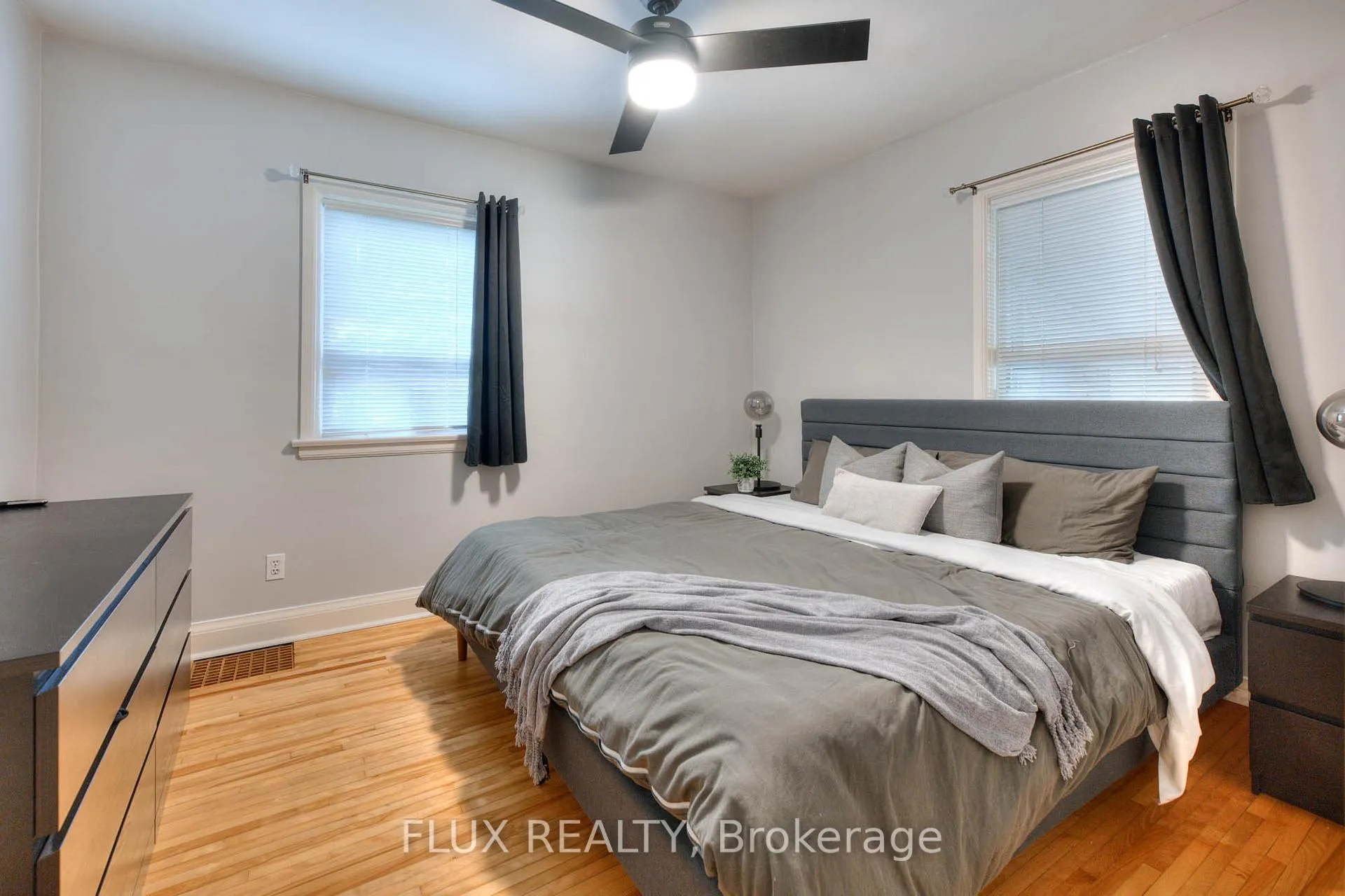 Photo 11 of 577 Stirling Avenue S, Kitchener — HOMEH