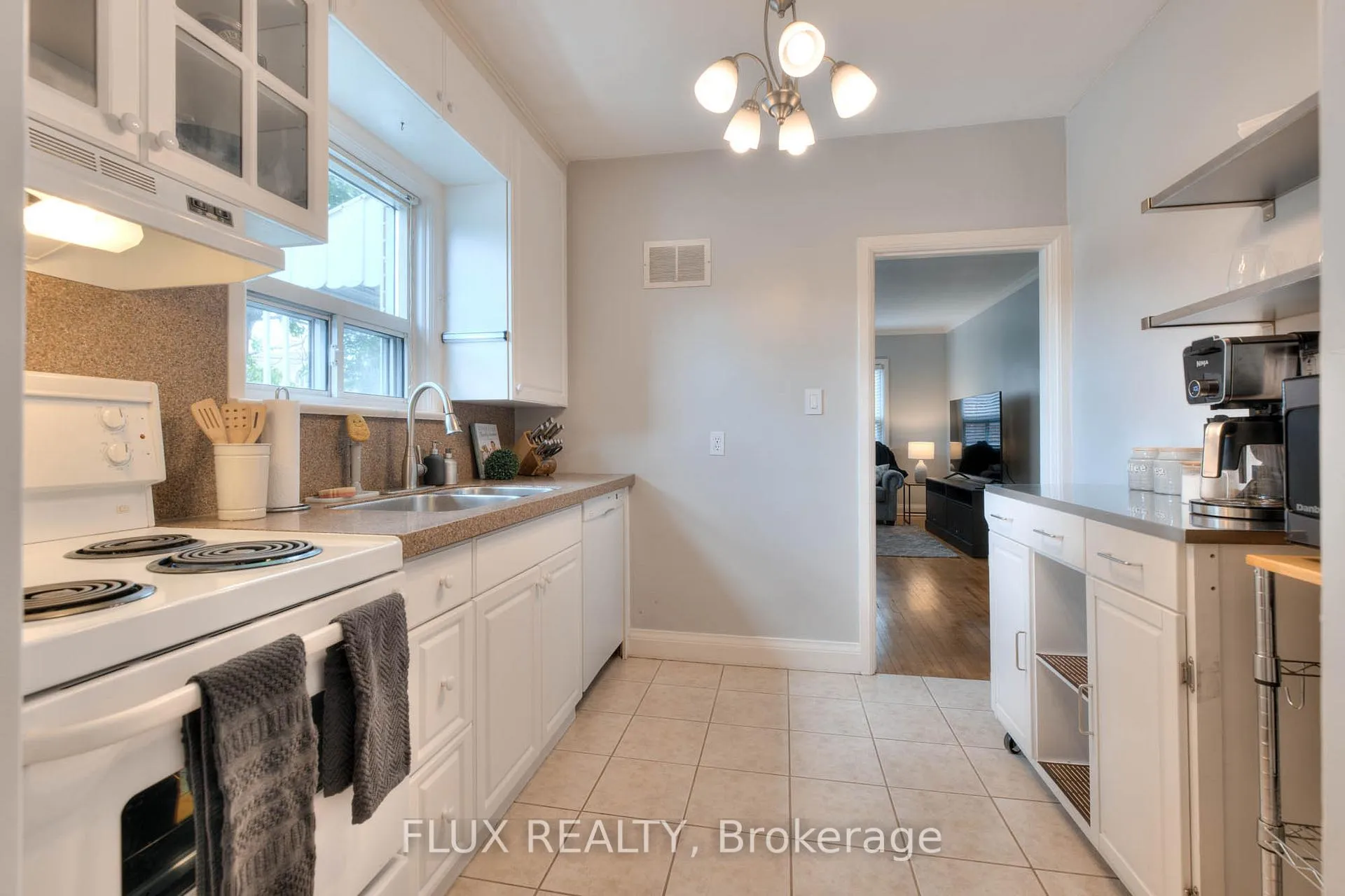 Photo 15 of 577 Stirling Avenue S, Kitchener — HOMEH