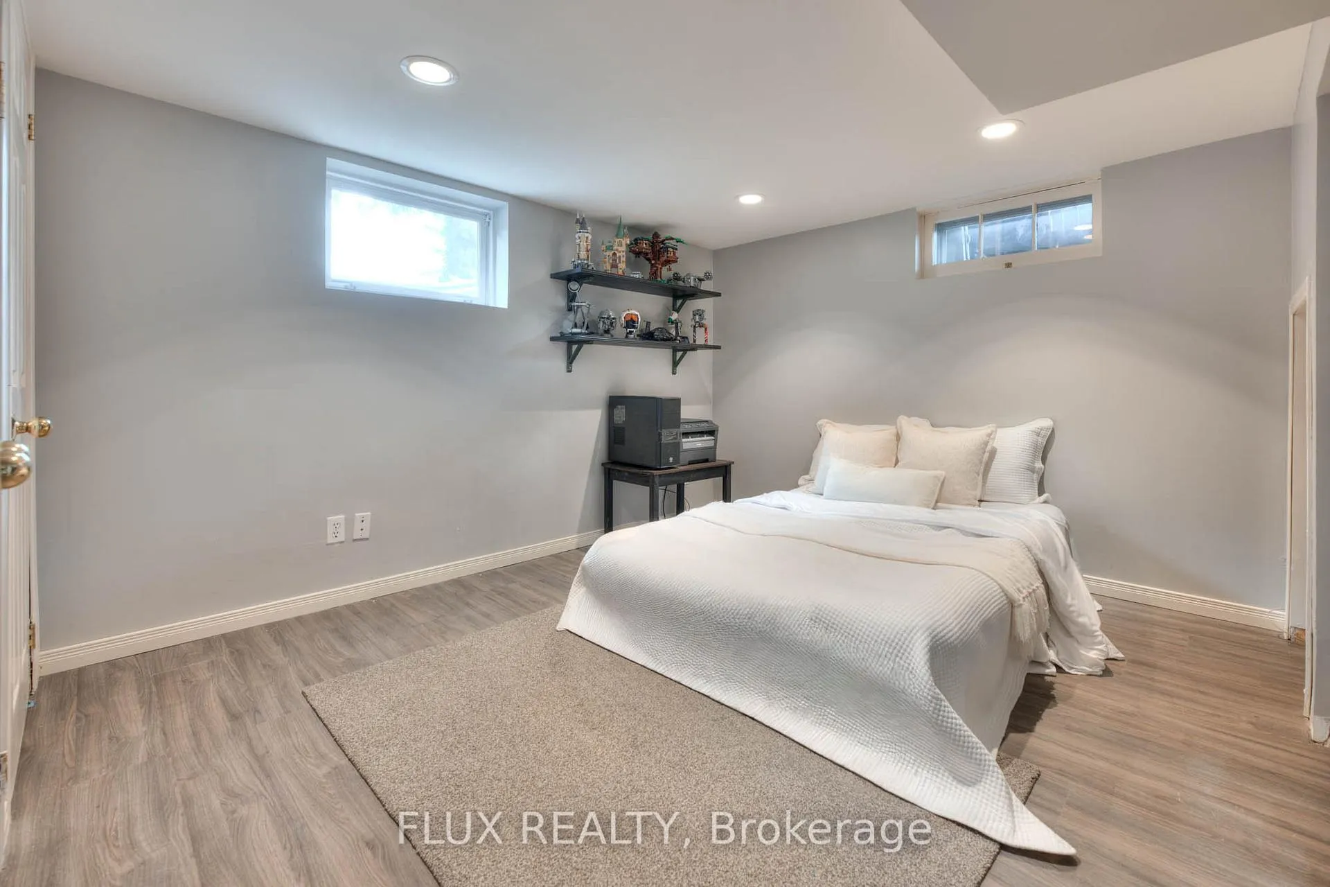 Photo 18 of 577 Stirling Avenue S, Kitchener — HOMEH