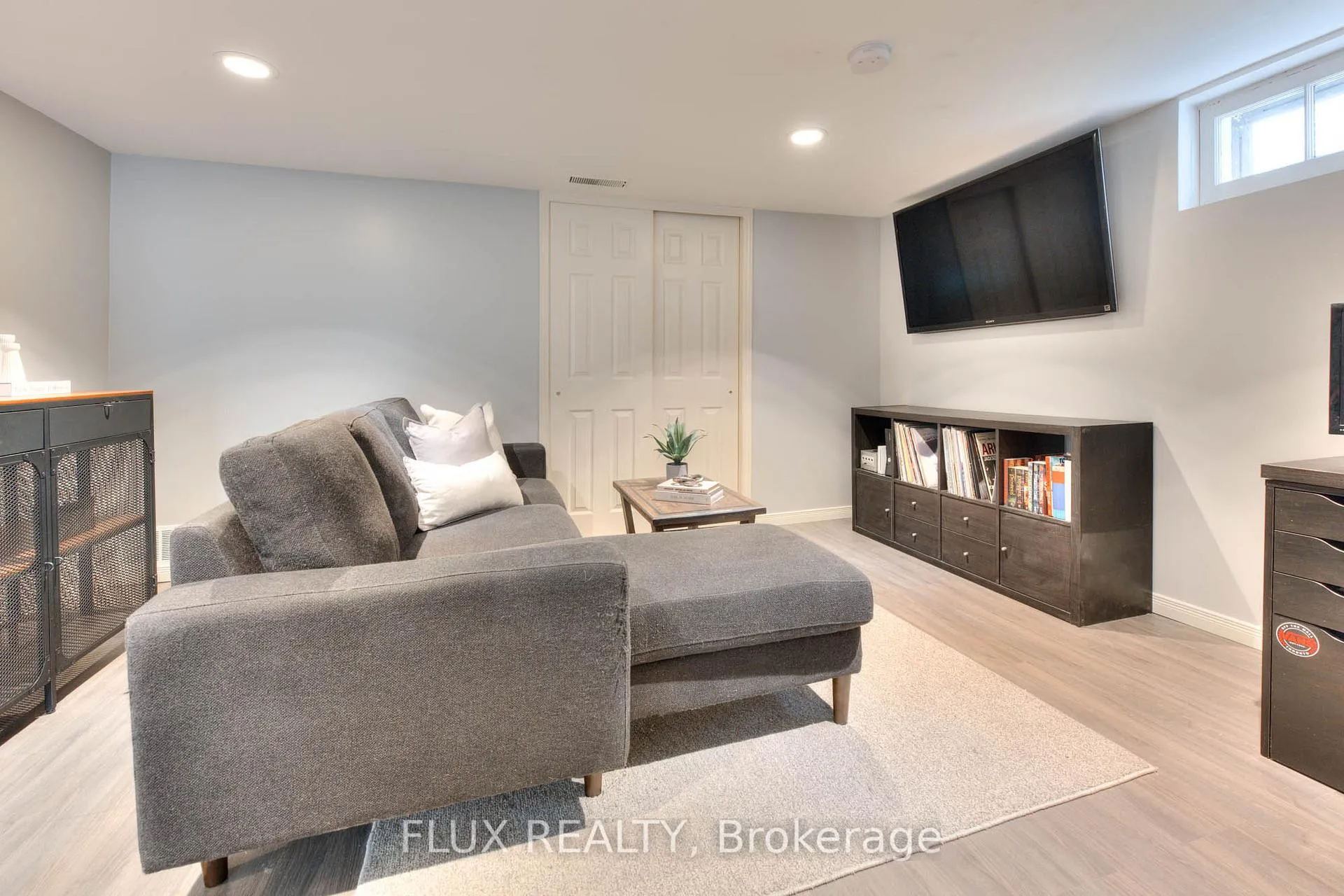 Photo 20 of 577 Stirling Avenue S, Kitchener — HOMEH