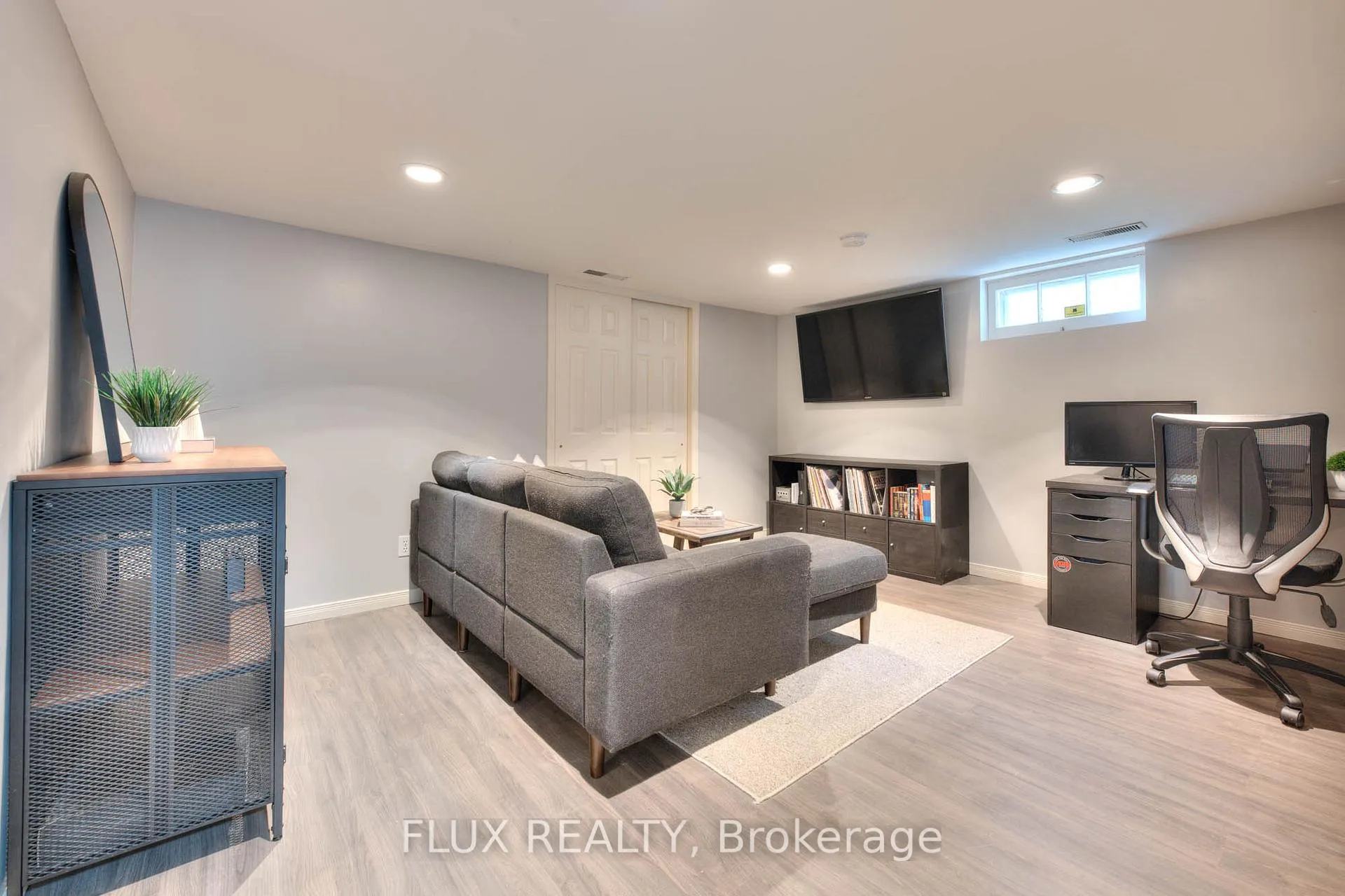 Photo 21 of 577 Stirling Avenue S, Kitchener — HOMEH