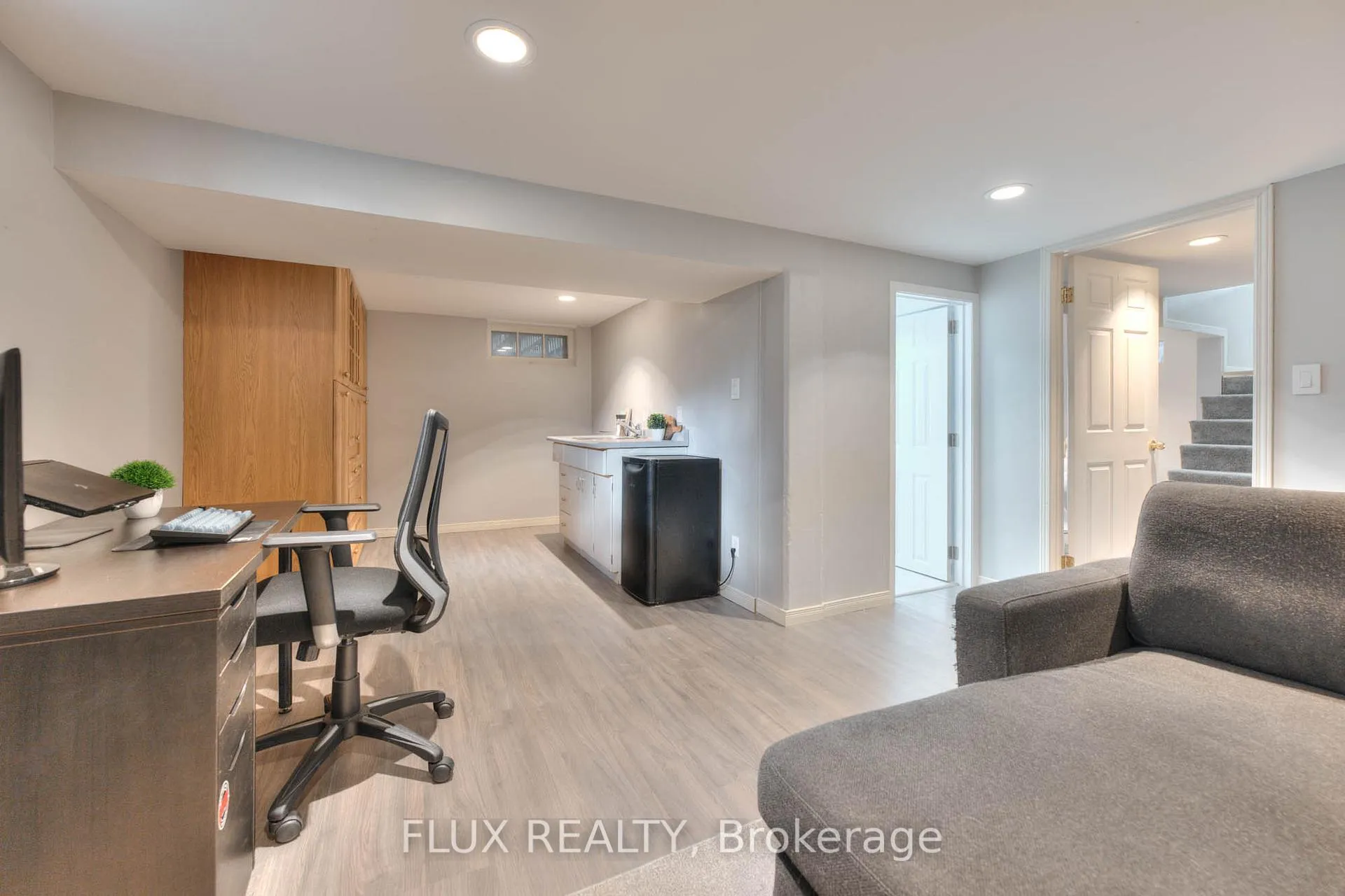 Photo 22 of 577 Stirling Avenue S, Kitchener — HOMEH
