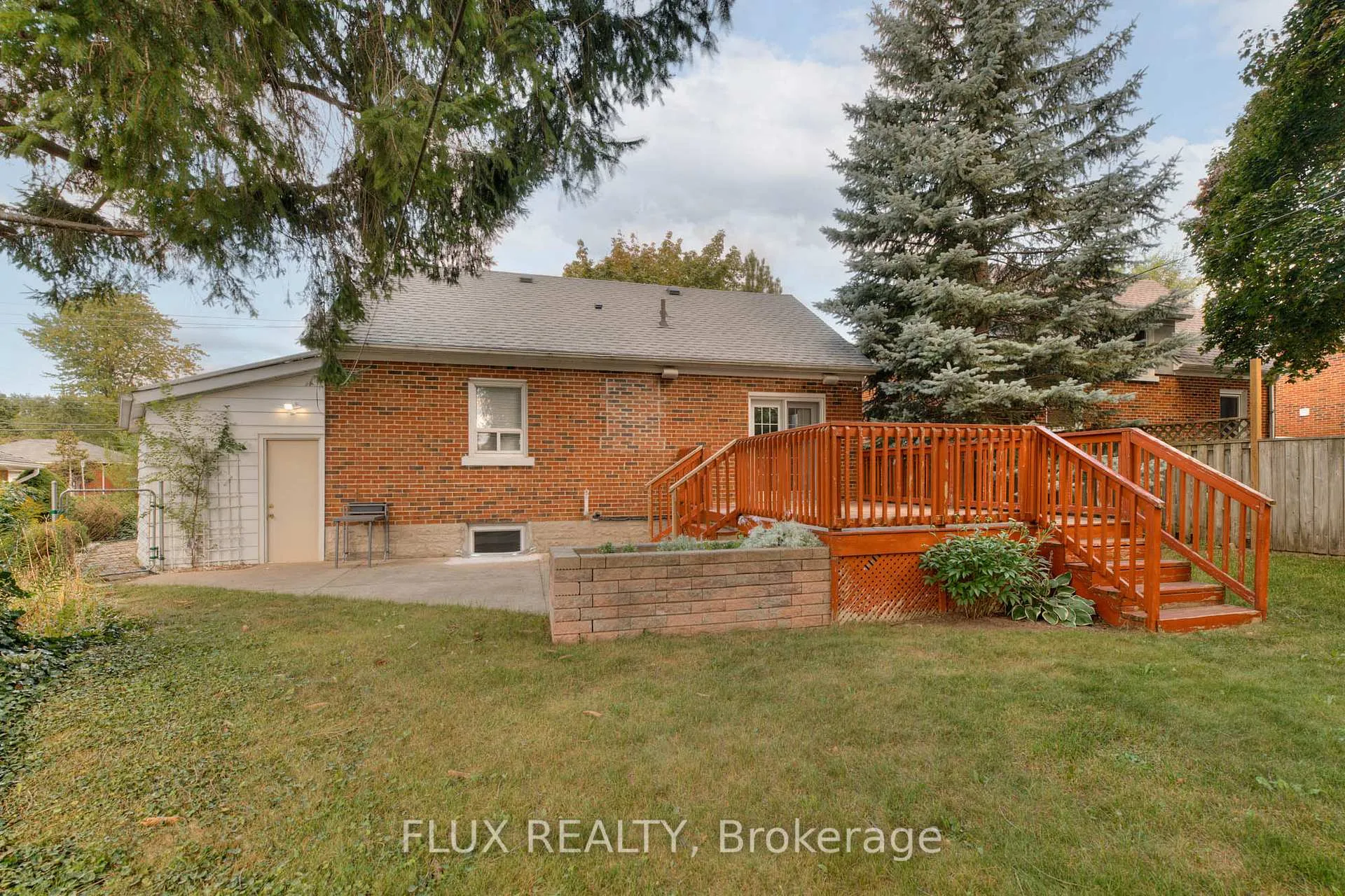 Photo 29 of 577 Stirling Avenue S, Kitchener — HOMEH