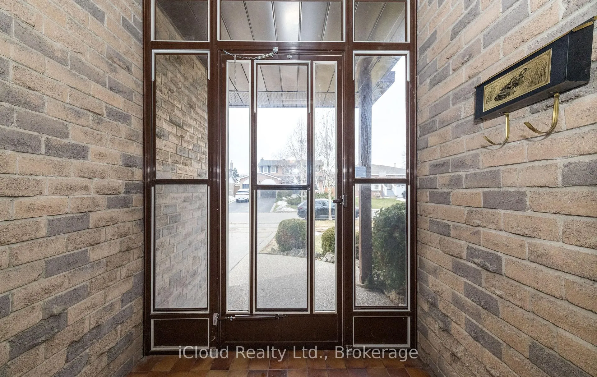 Photo 3 of 830 Syer Drive, Milton, Timberlea — HOMEH