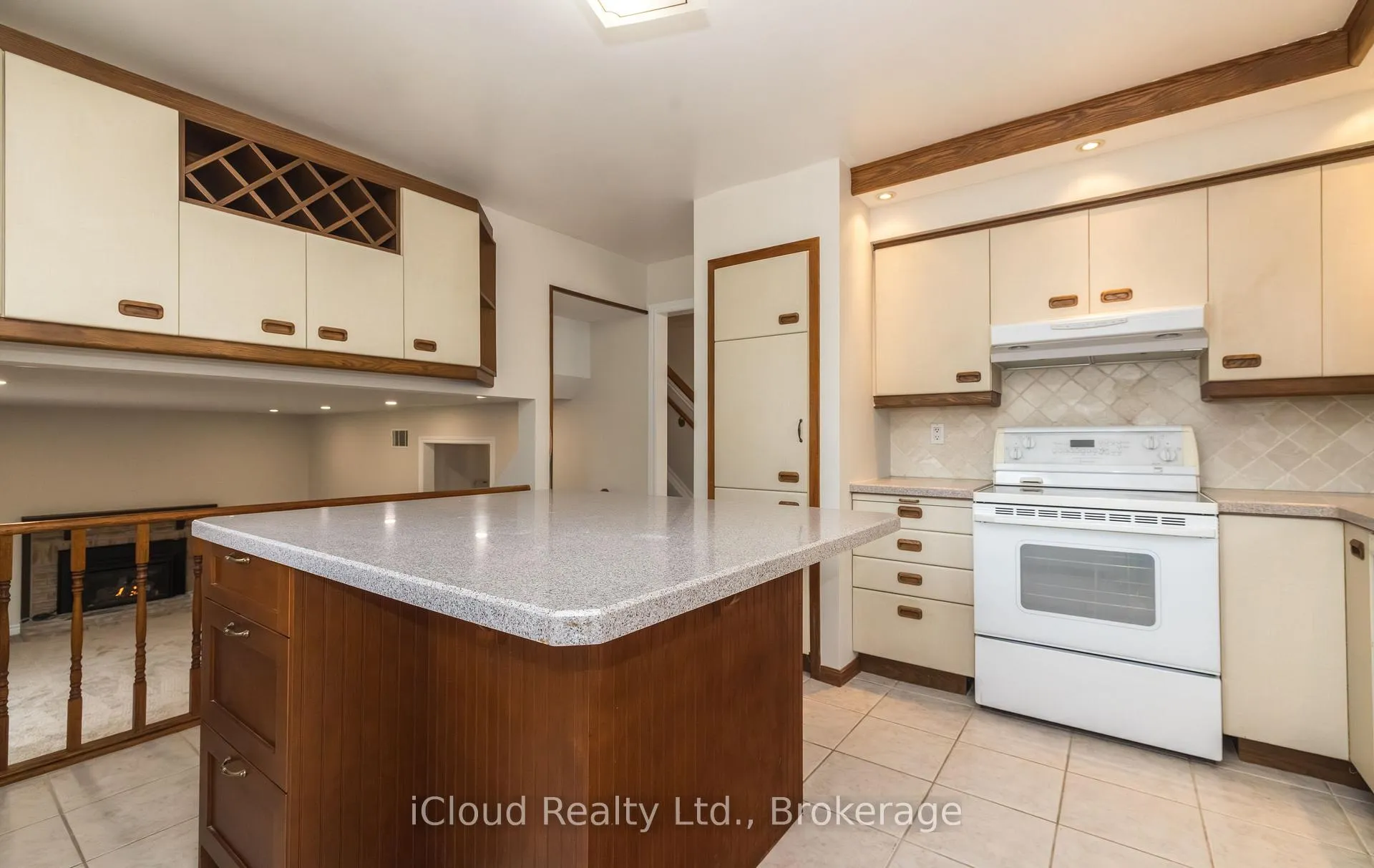 Photo 9 of 830 Syer Drive, Milton, Timberlea — HOMEH