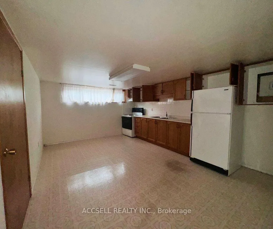 Photo 14 of 163 Marcella Crescent, Hamilton, Gershome — HOMEH