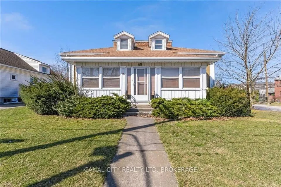 Photo 2 of 49 Pine Street S, Thorold, Thorold Downtown — HOMEH