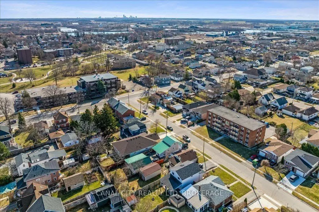 Photo 45 of 49 Pine Street S, Thorold, Thorold Downtown — HOMEH