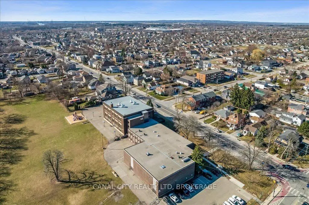 Photo 46 of 49 Pine Street S, Thorold, Thorold Downtown — HOMEH