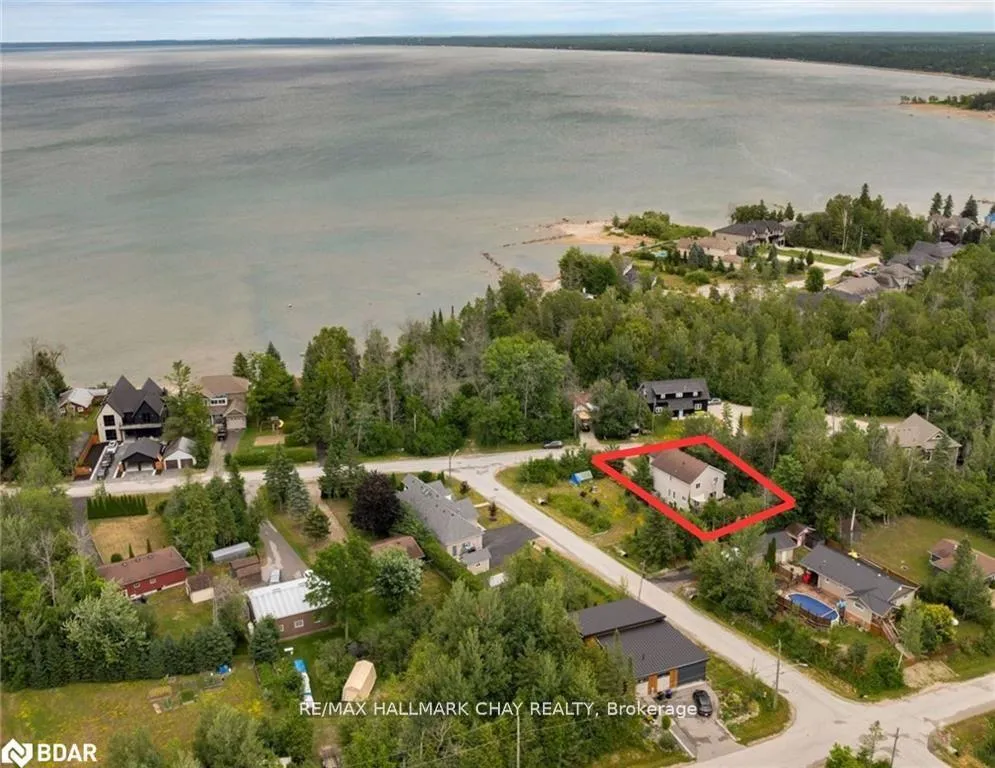 Photo 2 of 19 Constance Boulevard, Wasaga Beach — HOMEH