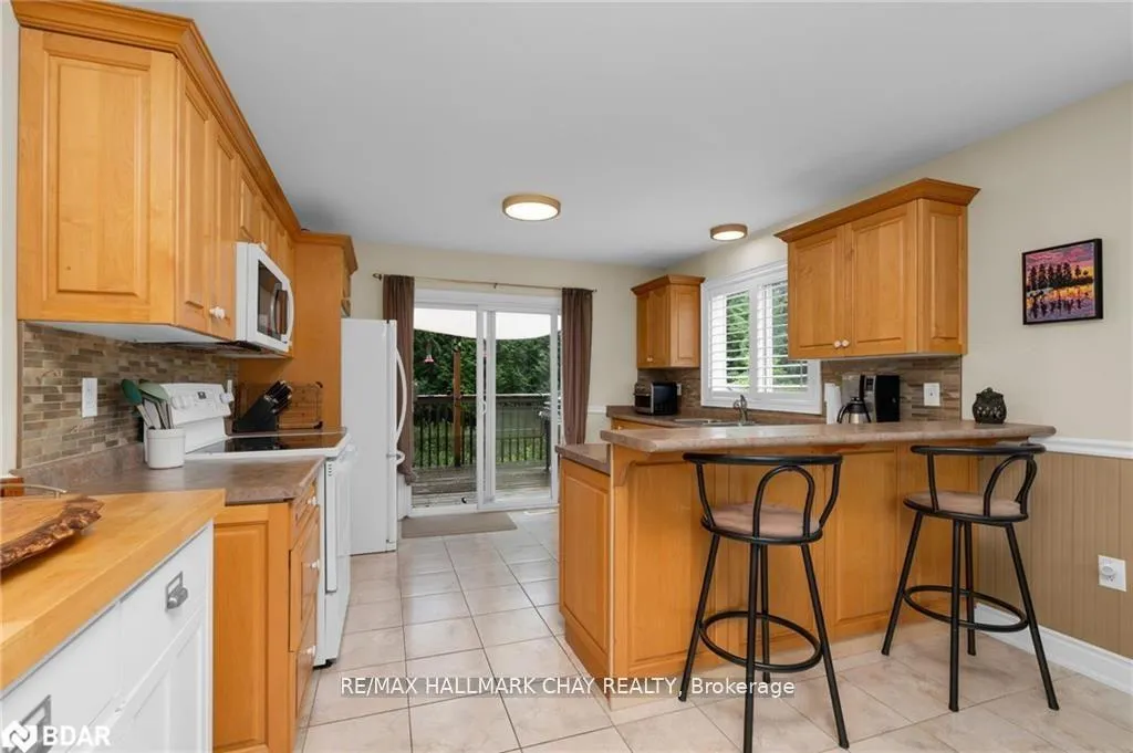 Photo 8 of 19 Constance Boulevard, Wasaga Beach — HOMEH