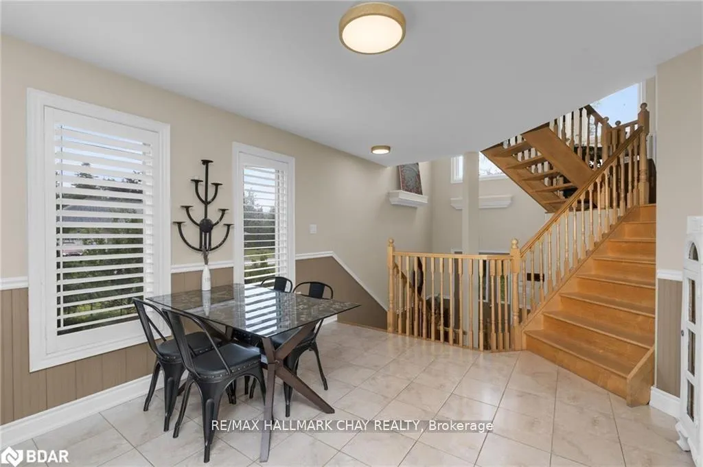 Photo 11 of 19 Constance Boulevard, Wasaga Beach — HOMEH