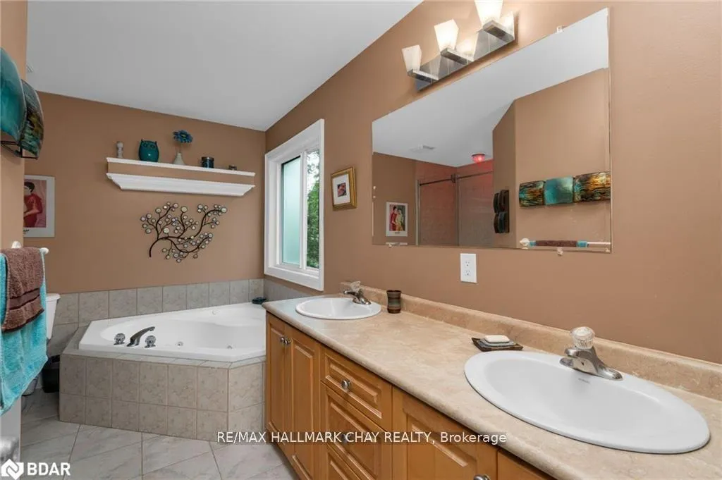 Photo 16 of 19 Constance Boulevard, Wasaga Beach — HOMEH
