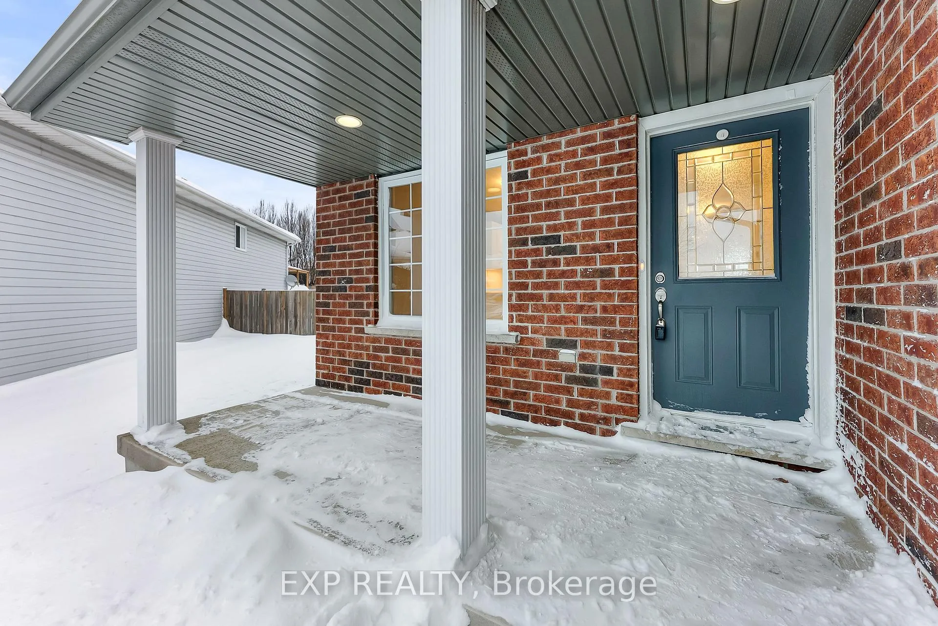 Photo 3 of 8329 Atack Court, Niagara Falls, Ascot — HOMEH