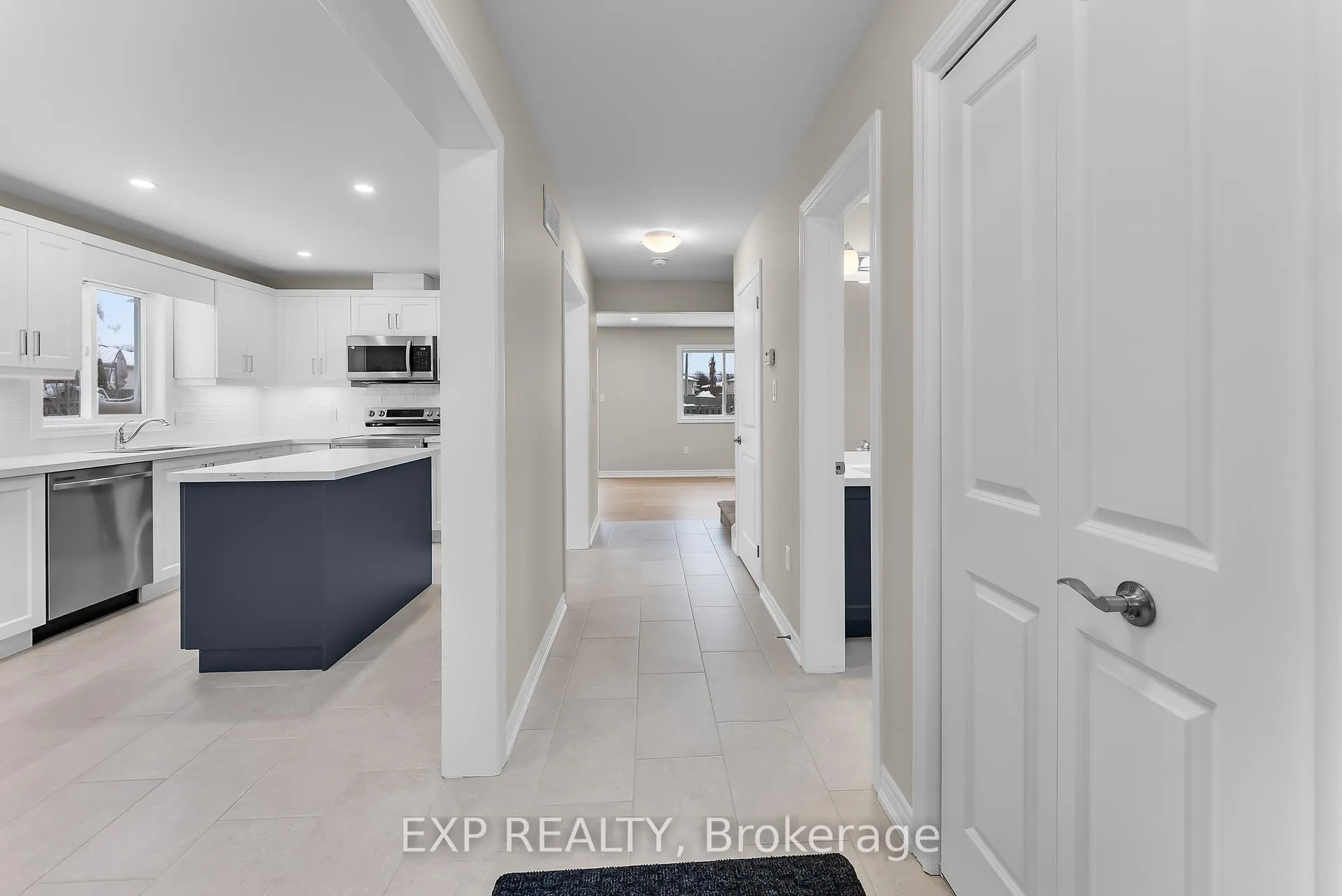 Photo 6 of 8329 Atack Court, Niagara Falls, Ascot — HOMEH