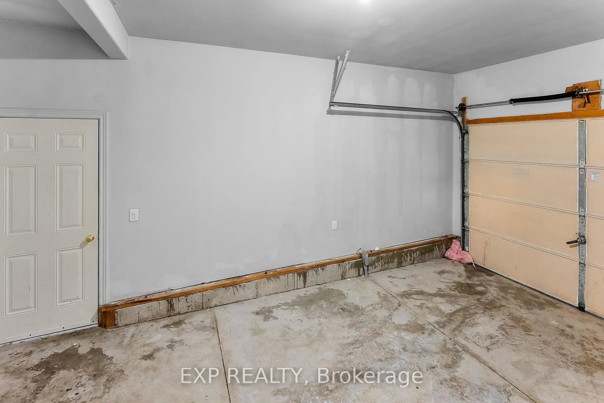 Photo 8 of 8329 Atack Court, Niagara Falls, Ascot — HOMEH