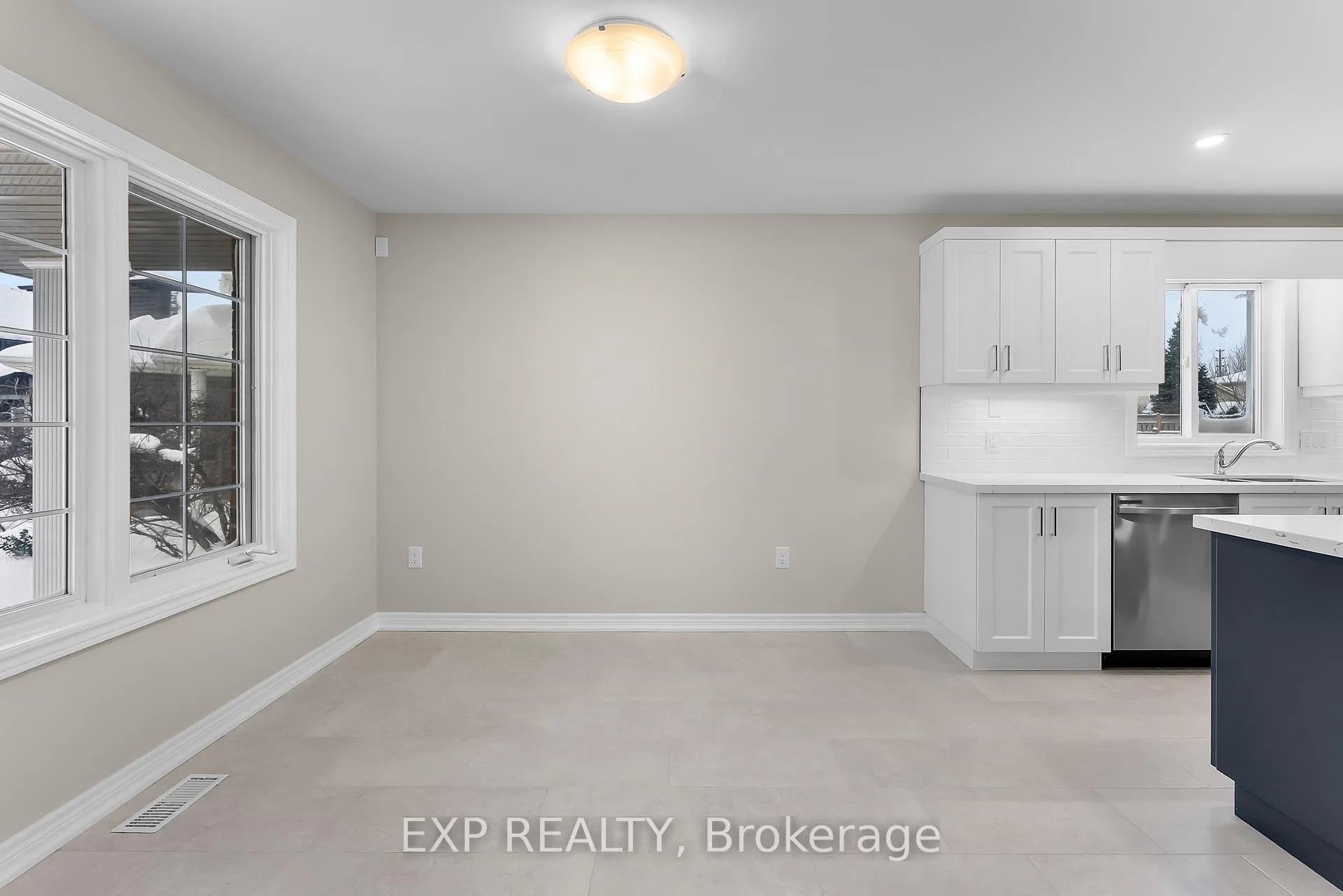 Photo 9 of 8329 Atack Court, Niagara Falls, Ascot — HOMEH