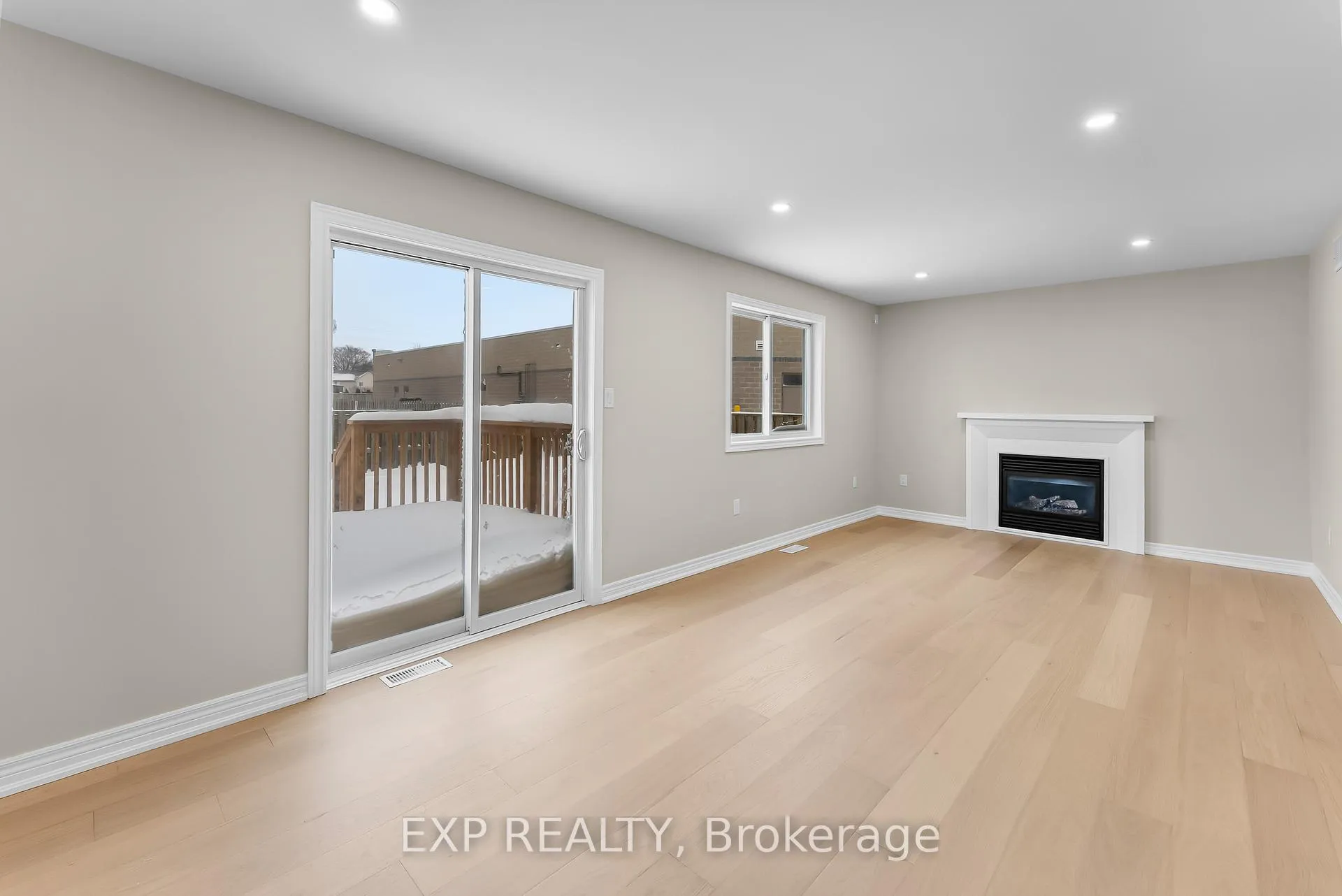 Photo 19 of 8329 Atack Court, Niagara Falls, Ascot — HOMEH