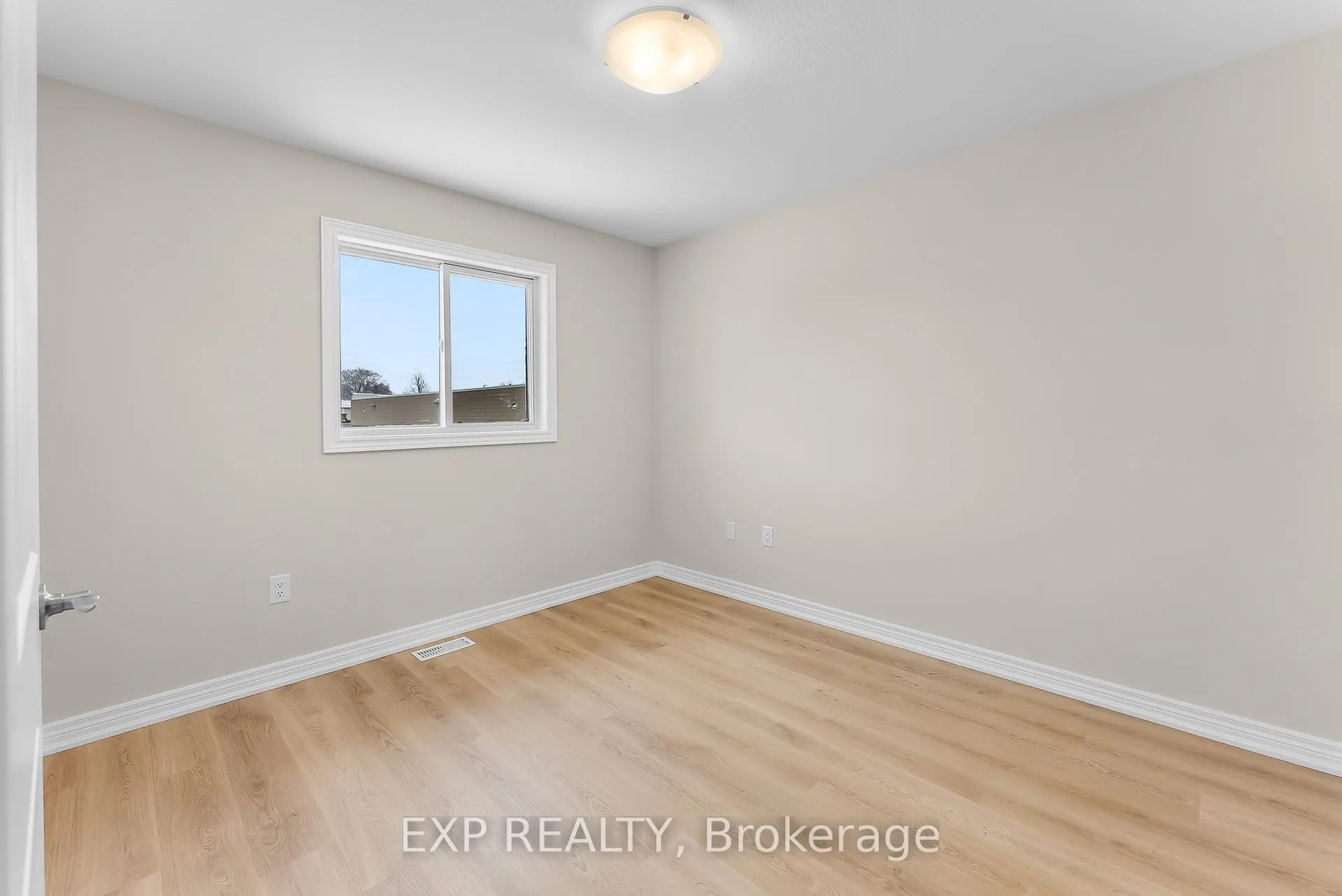 Photo 31 of 8329 Atack Court, Niagara Falls, Ascot — HOMEH
