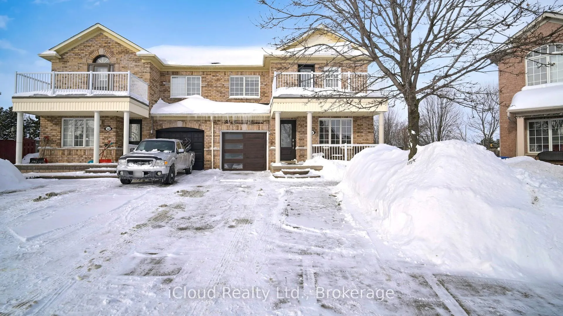 Front of 52 Tianalee Crescent