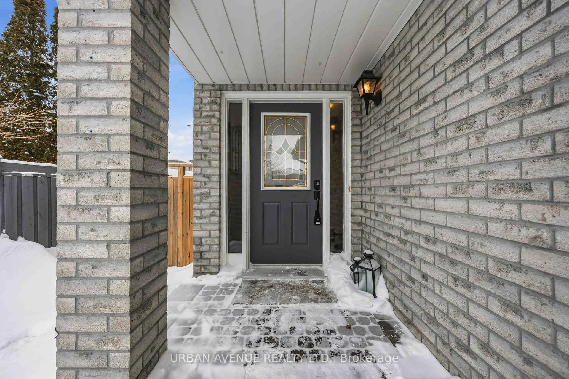 Photo 3 of 5 Caleche Avenue, Clarington, Courtice — HOMEH