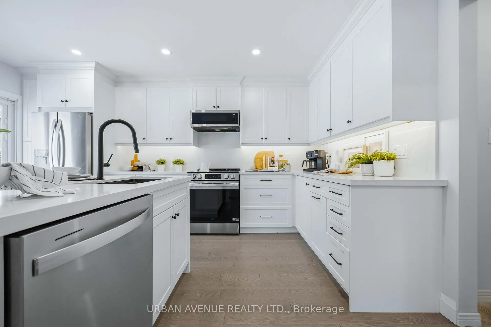 Photo 6 of 5 Caleche Avenue, Clarington, Courtice — HOMEH