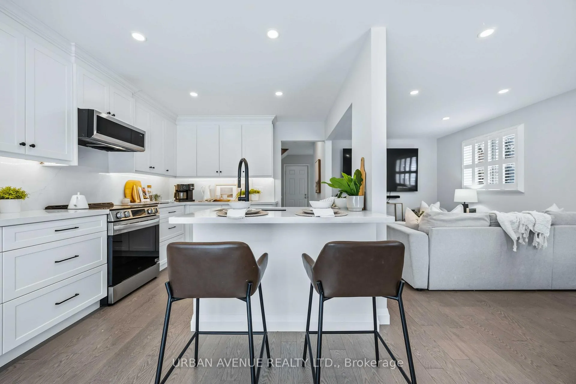 Photo 8 of 5 Caleche Avenue, Clarington, Courtice — HOMEH