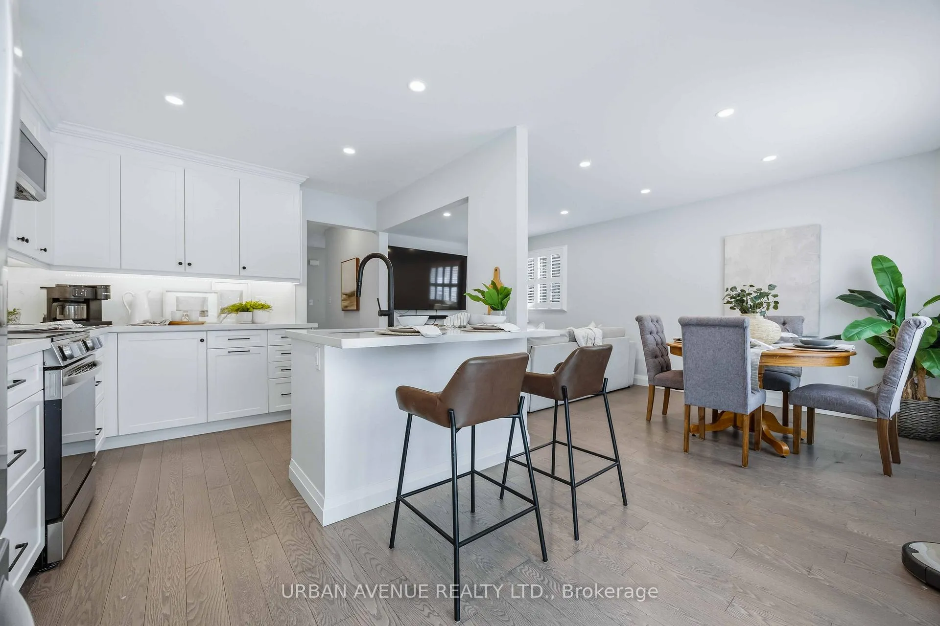 Photo 11 of 5 Caleche Avenue, Clarington, Courtice — HOMEH