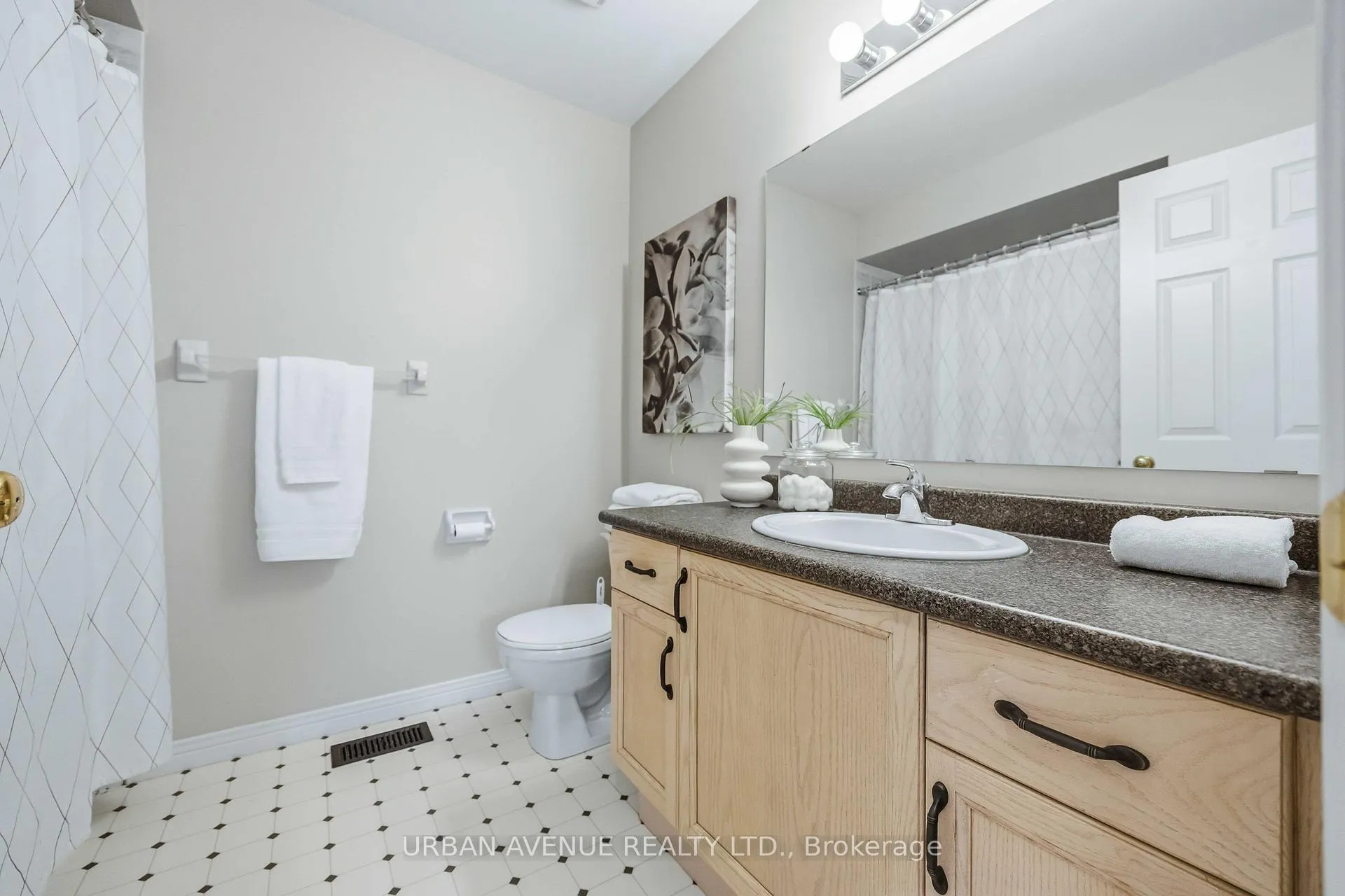 Photo 31 of 5 Caleche Avenue, Clarington, Courtice — HOMEH