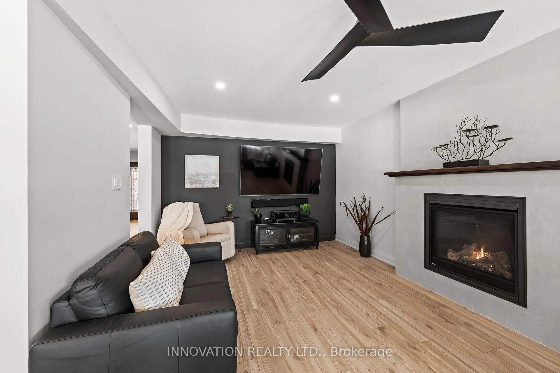Photo 9 of 38 Rosenfeld Crescent, Ottawa, Kanata - Kanata Lakes/Heritage Hills — HOMEH