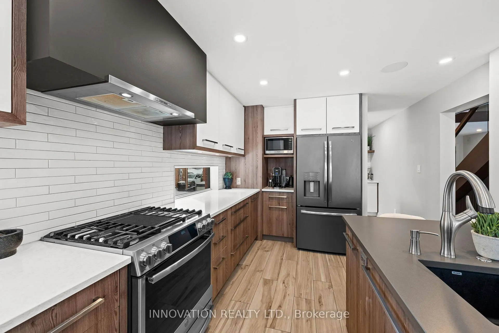 Photo 15 of 38 Rosenfeld Crescent, Ottawa, Kanata - Kanata Lakes/Heritage Hills — HOMEH